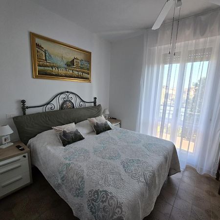 Apartamento Casa Dell' Ulivo Desenzano del Garda Exterior foto